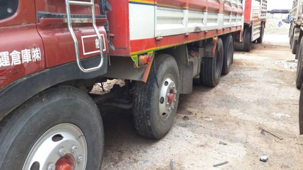 รถอิซูซุ 12 ล้อ จีก้า รั้ว เพลาเดียว 360 แรงม้า ปี 54    ( ขายแม่ลูก )  สนใจติดต่อ 081 - 6079515