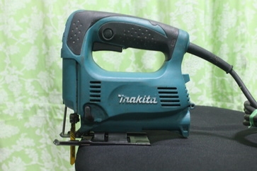 เลื่อยจิ๊กซอร์ยี่ห้อ makita รุ่น4329 สภาพพร้อมใช้งานปรับความเร็วรอบได้ครับ