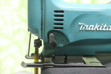 เลื่อยจิ๊กซอร์ยี่ห้อ makita รุ่น4329 สภาพพร้อมใช้งานปรับความเร็วรอบได้ครับ