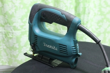 เลื่อยจิ๊กซอร์ยี่ห้อ makita รุ่น4329 สภาพพร้อมใช้งานปรับความเร็วรอบได้ครับ