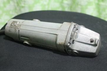 ขายเครื่องเจียร์ขนาด4นิ้ว makita 9500 รุ่นยอดนิยมพร้อมใช้งานครับ