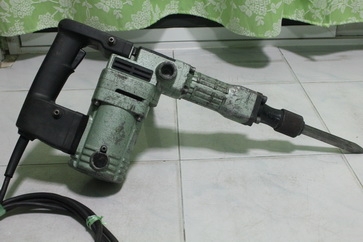 สกัดคอนกรีตไฟฟ้ายี่ห้อ hitachi สภาพดีพร้อมใช้งานครับ