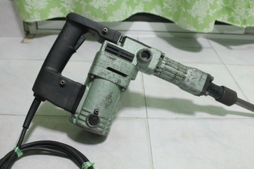 สกัดคอนกรีตไฟฟ้ายี่ห้อ hitachi สภาพดีพร้อมใช้งานครับ