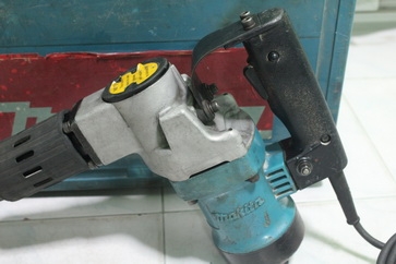 เครื่องสกัดคอนกรีต(สกัดไฟฟ้า) 900 วัตต์ Makita รุ่น HM0810T สภาพพร้อมใช้งานครับ เครื่องสกัดคอนกรีต(สกัดไฟฟ้า) 900 วัตต์ Makita รุ่น HM0810T สภาพพร้อมใช้งานครับ