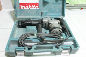 เครื่องสกัดคอนกรีตยี่ห้อ makitaรุ่นHM1201 สภาพดีพร้อมใช้งานครับ