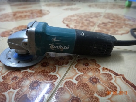 เครื่องเจียรไฟฟ้าMakitaรุ่น9553Bสภาพใหม่ท ราคาถูก