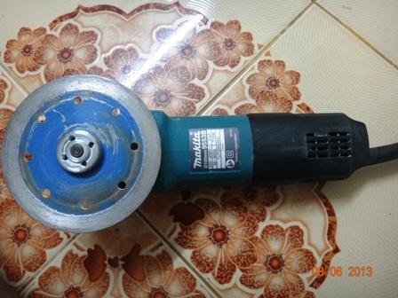 เครื่องเจียรไฟฟ้าMakitaรุ่น9553Bสภาพใหม่ท ราคาถูก