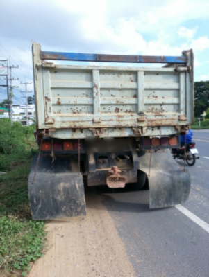 ขายรถบรรทุกสิบล้อดั๊มพ์ Hino 3M ไฟฟ้า ด.เสรี (พ่วง 18 ล้อ) ลูก 2 คาน สภาพพร้อมใช้