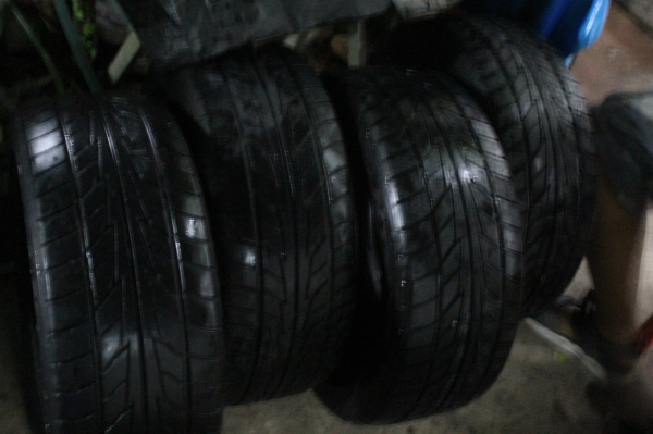 ขายยาง Nitto nt555 205-50-16 ปี 09 ดอกเต็มๆ1ชุด ไม่มีปะ ถูกๆ