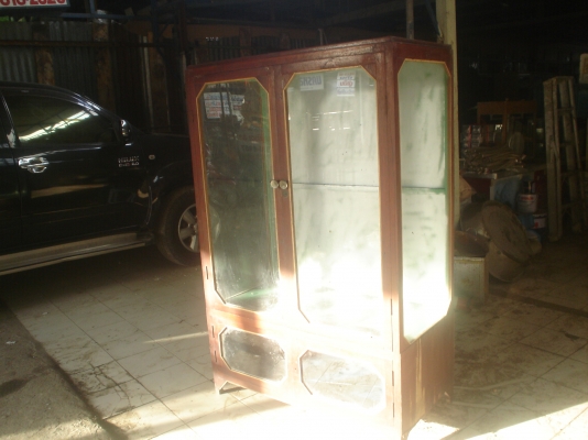 ขอบคุณเฮียตี๋นครปฐม**17กค56**ตู้กระจกใส่เสื้อผ้ารุ่นเก่าๆๆ  ใครมีไอเดีย  หรือสะสมแบบเดิมๆๆ