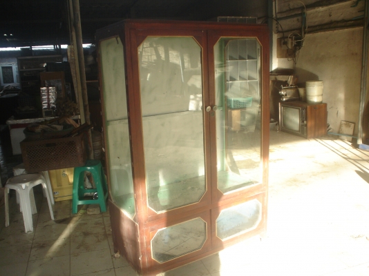 ขอบคุณเฮียตี๋นครปฐม**17กค56**ตู้กระจกใส่เสื้อผ้ารุ่นเก่าๆๆ  ใครมีไอเดีย  หรือสะสมแบบเดิมๆๆ