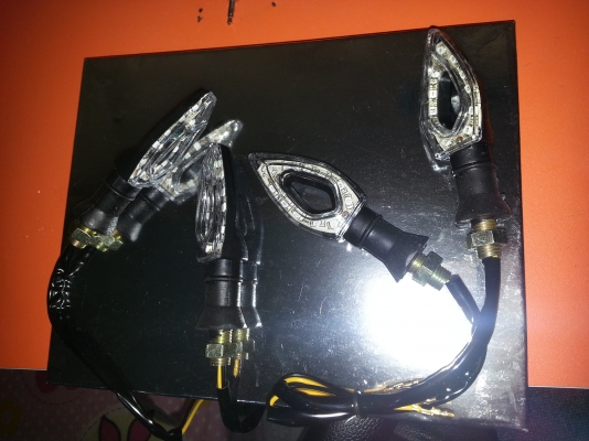 <ขายต่อครับ>ตัวเหมือน Ducati 1098 แต่งของใหม่เกือบหมด เข้ามาชมก่อนครับ <ขายต่อครับ>ตัวเหมือน Ducati 1098 แต่งของใหม่เกือบหมด เข้ามาชมก่อนครับ