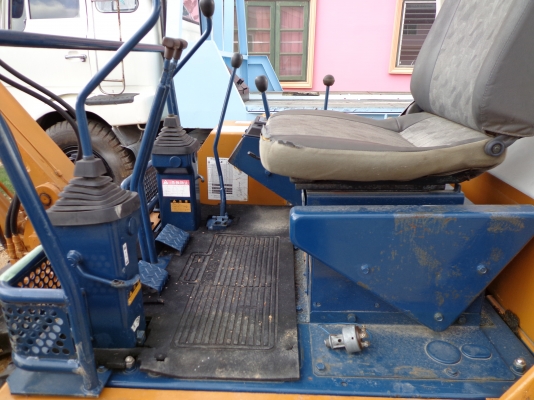 ขายรถแมคโคร KOMATSU PC 20-6 ติดต่อคุณยุทธิ์ โทร. 081-9870866 คุณจิ๊ด โทร. 089-7949488