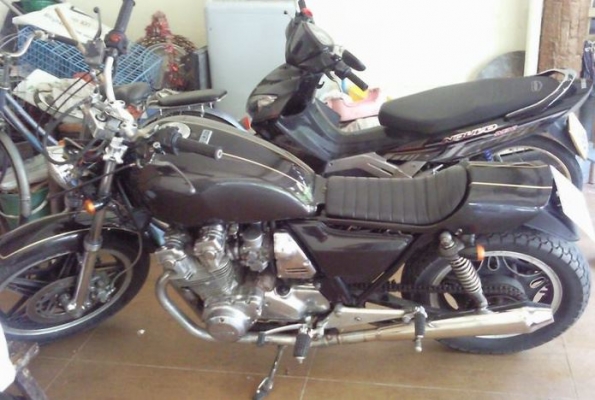 > > > > > . . . . . ขาย Honda CB750 ทะเบียนแท้พร้อมโอน