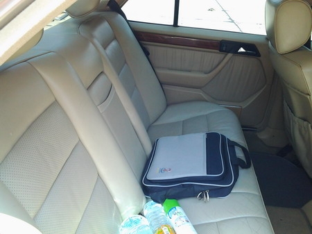 E220 สภาพสวย พร้อมใช้ เคื่อง2jwti ต่อรองได้ครับ