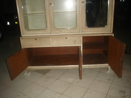 ***ลดให้ถูกใจท่าน***ตู้เก่าโบราณ   น่าเก็บสะสม  ไม้สักสภาพดี