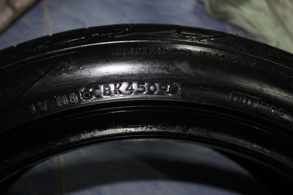 Bridge Stone RE001 225-45-17 ปี09 ดอกเต็มๆ ถูกๆ 1คู่ Bridge Stone RE001 225-45-17 ปี09 ดอกเต็มๆ ถูกๆ 1คู่