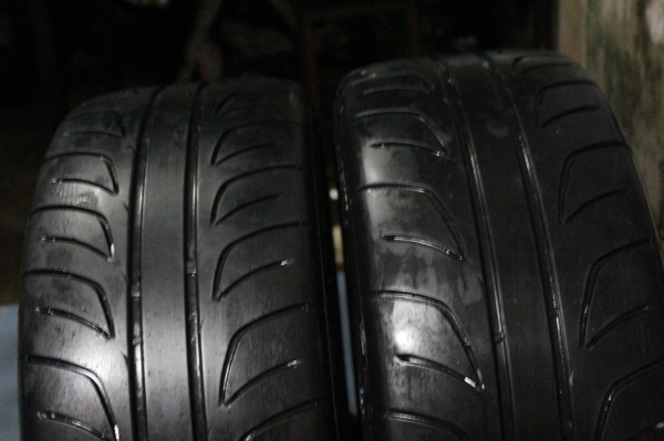 ขายยางBridgeStone RE01R 235-45-17  1คู่ ดอกเต็มๆ ถูกๆ