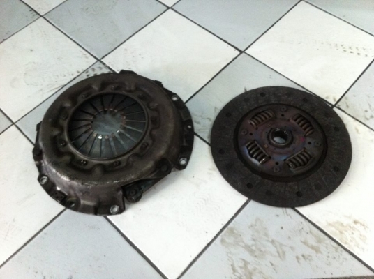 ขายครัชผ้าผสม พร้อมหวีใส่ triton 1400 โทร0825671760 ทนบูส25psi ได้สบายนิ่มๆ ขายเพราะรถผมทำเยอะเลยใส่ครัชทองแดงแข็งมาก ราคานี้หาที่ไหนไม่ได้แล้วครับ โทรมาคุยได้คบผม