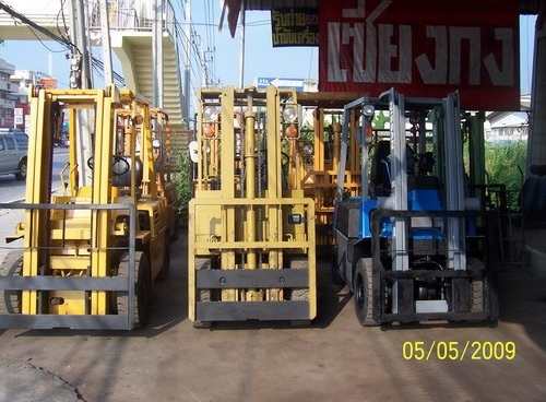 ( www.รถยกสินค้า.com ) ขายถูกรถยกขนาด 500กิโล-4 ตัน นำเข้าจากญี่ปุ่นเอง มีหลายแบบหลายขนาดให้เลือก (มีรถยก50 คัน) ตรวจเช็คเรียบร้อยแล้ว  ใช้งานได้ทันที