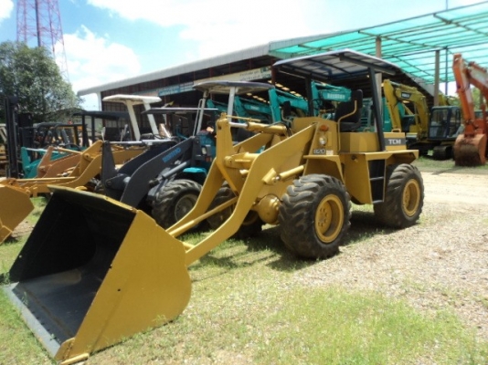 ละอองดาวแทรคเตอร์ ขายรถตักล้อยาง TCM 820 เก่านอก สภาพพร้อมใช้ราคาถูก