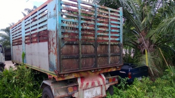 รถอิซูซุ 10 ล้อดั้ม เปลื่ยนเครื่อง 230 แรงม้า ( ขายแม่ลูก ) สนใจติดต่อ 081 - 6079515 รถอิซูซุ 10 ล้อดั้ม เปลื่ยนเครื่อง 230 แรงม้า ( ขายแม่ลูก ) สนใจติดต่อ 081 - 6079515