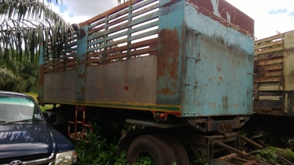 รถอิซูซุ 10 ล้อดั้ม เปลื่ยนเครื่อง 230 แรงม้า ( ขายแม่ลูก ) สนใจติดต่อ 081 - 6079515 รถอิซูซุ 10 ล้อดั้ม เปลื่ยนเครื่อง 230 แรงม้า ( ขายแม่ลูก ) สนใจติดต่อ 081 - 6079515