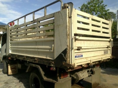 ISUZU หกล้อดัมพ์ NPR 150 แรง EURO3 ปี 52 กระบะดัมพ์ สามมิตร ยางดี วิ่ง 2XX,XXX  ขาย 1,000,000