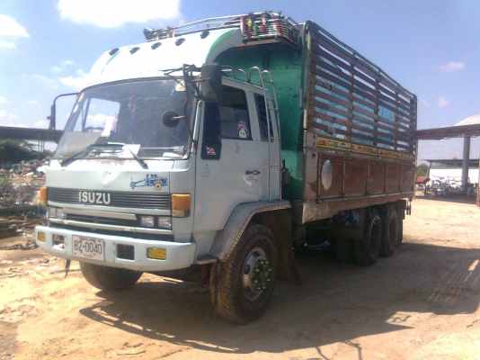 รถ  10  ล้อ  ROCKY   175  แรง  รถสวย  สภาพพร้อมใช้งาน