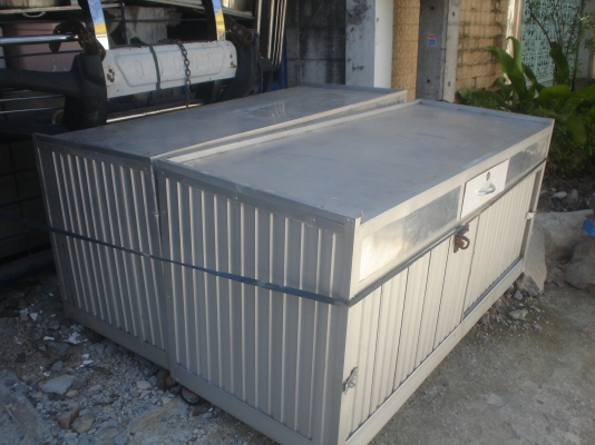 โต๊ะขายอาหาร  มีล้อ  แข็งแรง กว้าง  มีห้องเก็บของ 2 ล็อก