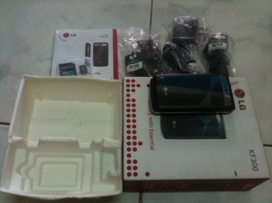 ขายมือถือใหม่ ใหม่พร้อมกล่องเครื่องครับLG K300 อุปกรณ์แท้ทั้งหมดครับ แถมบูลทูธ