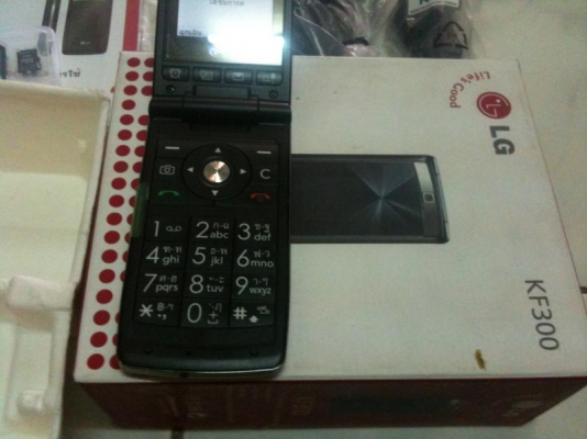 ขายมือถือใหม่ ใหม่พร้อมกล่องเครื่องครับLG K300 อุปกรณ์แท้ทั้งหมดครับ แถมบูลทูธ