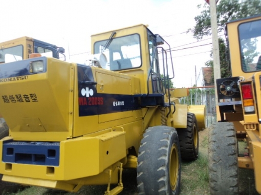 ละอองดาวแทรคเตอร์ ขายรถตักล้อยาง KOMATSU WA200-1เก่านอก สภาพพร้อมใช้ราคาถูก