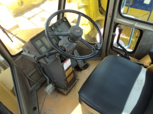 ละอองดาวแทรคเตอร์ ขายรถตักล้อยาง KOMATSU WA300-1เก่านอก สภาพพร้อมใช้ราคาถูก