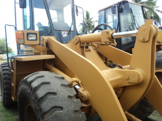 ละอองดาวแทรคเตอร์ ขายรถตักล้อยาง KOMATSU WA300-1เก่านอก สภาพพร้อมใช้ราคาถูก