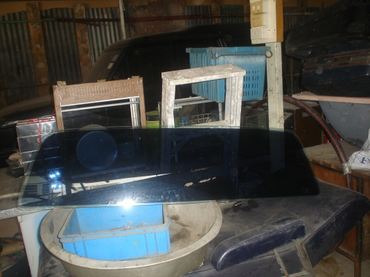 กระจกรถยนต์หลังกะบะ  ใครต้องการเชิญครับ  ขาย300บาท