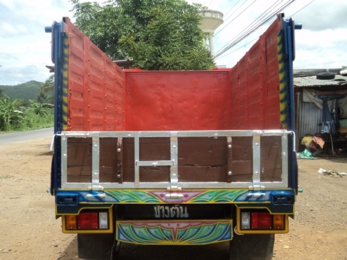 รถบรรทุกสี่ล้อดั้มได้ เครื่องนิสสันED33 100HP มีสโลพร้อม รถสภาพสวยผมทำสีใหม่เองเช็คเองครับใช้งานได้เลยราคาคุยกันได้ครับ