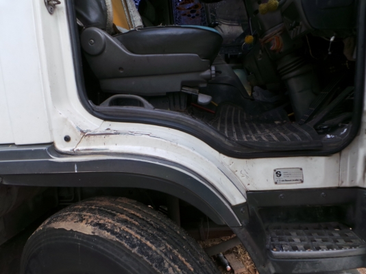 HINO FM1J 220 แรงม้า มีระบบพ่วง หัวเดิม เครื่องเดิมค่ะ คัซซีสวยนะ