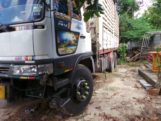 HINO FM1J 220 แรงม้า มีระบบพ่วง หัวเดิม เครื่องเดิมค่ะ คัซซีสวยนะ