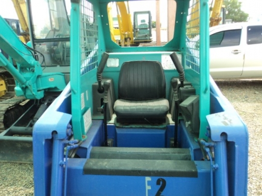 ละอองดาวแทรคเตอร์ ขายรถตักล้อยาง TCM BOBCAT 605 เก่านอก สภาพพร้อมใช้ราคาถูก