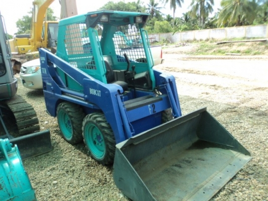 ละอองดาวแทรคเตอร์ ขายรถตักล้อยาง TCM BOBCAT 605 เก่านอก สภาพพร้อมใช้ราคาถูก