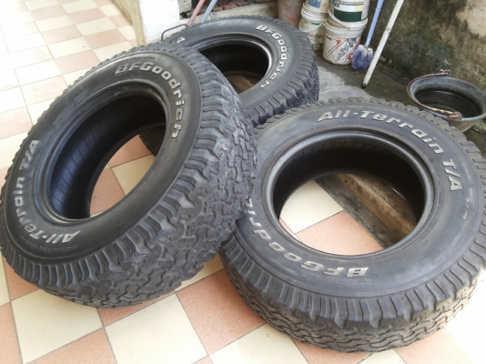 ขายยาง BF 30/9.5/r15 ขายเหมาทั้ง3เส้นครับ ขายยาง BF 30/9.5/r15 ขายเหมาทั้ง3เส้นครับ