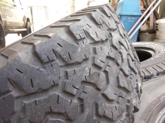 ขายยาง BF 30/9.5/r15 ขายเหมาทั้ง3เส้นครับ ขายยาง BF 30/9.5/r15 ขายเหมาทั้ง3เส้นครับ