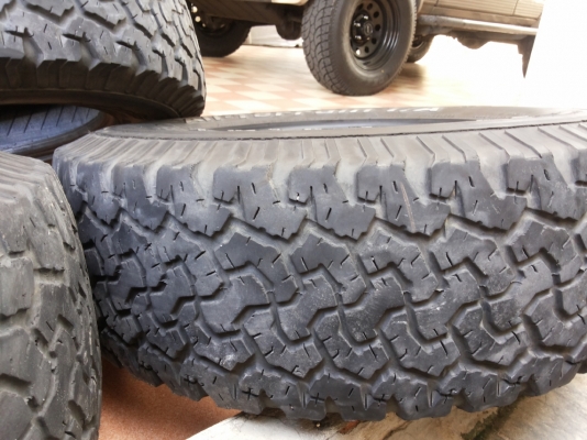 ขายยาง BF 30/9.5/r15 ขายเหมาทั้ง3เส้นครับ ขายยาง BF 30/9.5/r15 ขายเหมาทั้ง3เส้นครับ
