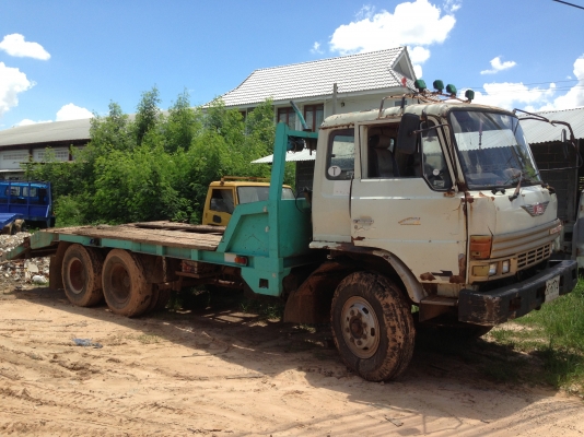 HINO SUMO FM227 - 220 HP EM100 รถหางปลาสิบล้อ 2 เพลา ใช้ลาก SK-200 ได้สบายครับ เครื่องแน่นแรงดี ภายในเก๋งคอนโซลครบพร้อม พวงมาลัยเพาเวอร์ ช่วงล่างคัชซีสวยเดิมๆไม่มีบวม ยางสภาพดี 70\% พร้อมใช้งาน เอกสารเล่มทะเบียนครบพร้อมโอน ราคาต่่อรองได้ครับ