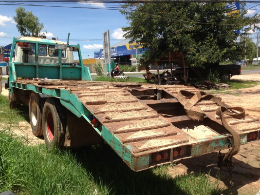 HINO SUMO FM227 - 220 HP EM100 รถหางปลาสิบล้อ 2 เพลา ใช้ลาก SK-200 ได้สบายครับ เครื่องแน่นแรงดี ภายในเก๋งคอนโซลครบพร้อม พวงมาลัยเพาเวอร์ ช่วงล่างคัชซีสวยเดิมๆไม่มีบวม ยางสภาพดี 70\% พร้อมใช้งาน เอกสารเล่มทะเบียนครบพร้อมโอน ราคาต่่อรองได้ครับ