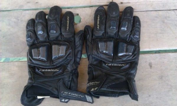 ขาย ถุงมือ RStaichi size L ข้อสั้น สภาพดีครับ 900 บาท tee 0840031815