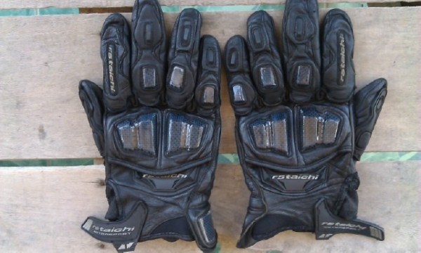 ขาย ถุงมือ RStaichi size L ข้อสั้น สภาพดีครับ 900 บาท tee 0840031815 ขาย ถุงมือ RStaichi size L ข้อสั้น สภาพดีครับ 900 บาท tee 0840031815