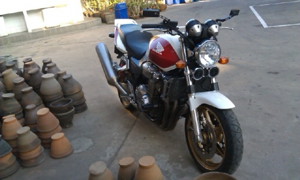 ขาย Honda CB1300 รถปี 2004 วิ่งน้อย เสีย สรรพสานมิตรแล้วครับ