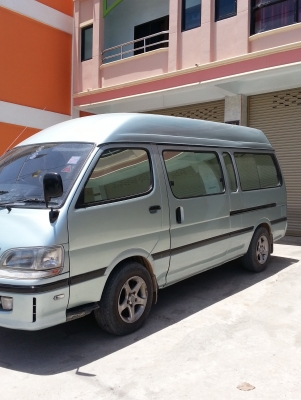 ต้องการขายรถตู้ หลังคาสูง ช่วงยาว